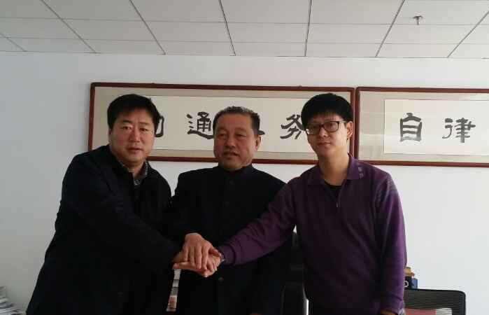 內(nèi)蒙古農(nóng)牧業(yè)產(chǎn)業(yè)化龍頭企業(yè)協(xié)會(huì)與內(nèi)蒙古拉卡拉支付有限公司、內(nèi)蒙古蒙優(yōu)匯電子商務(wù)有限公司簽署三方戰(zhàn)略框架合作協(xié)議——助力內(nèi)蒙古綠色農(nóng)畜產(chǎn)品“走出去”