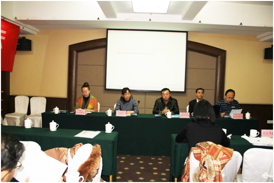 第二屆食品經(jīng)濟(jì)與安全高峰論壇暨轉(zhuǎn)基因食品及其未來走向討論會在呼和浩特召開